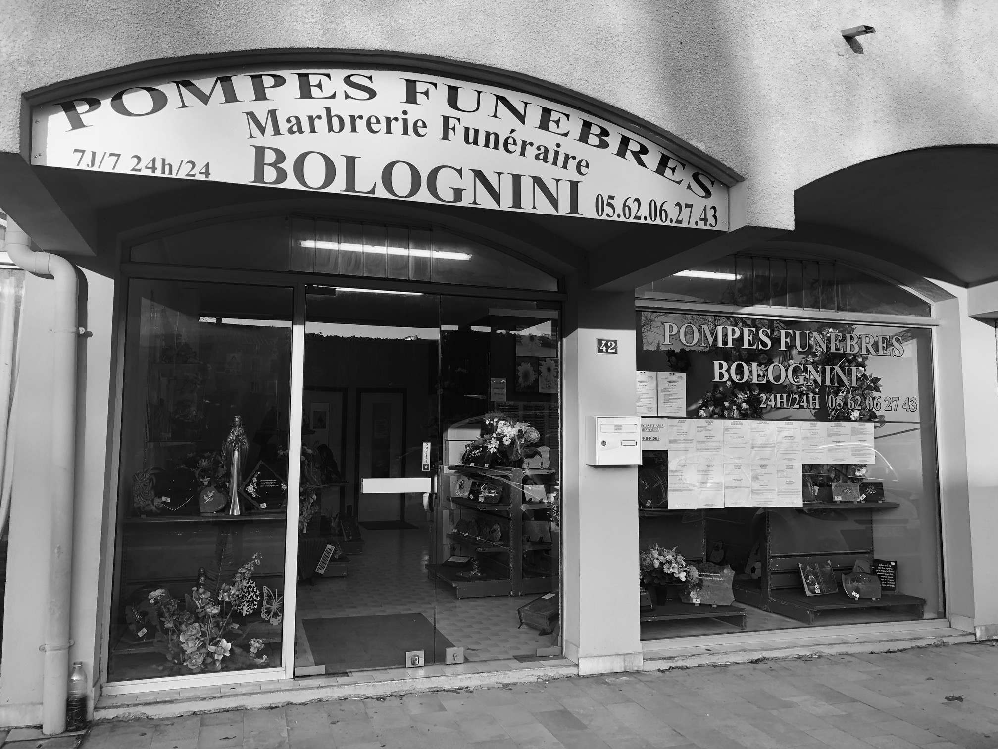 facade de pompes funebres bolognini